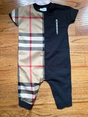 Burberry Baby Unisex Black + Beige Romper Size 12 mths Excellent condition $85